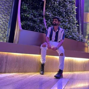 Meet your Posher, Dev